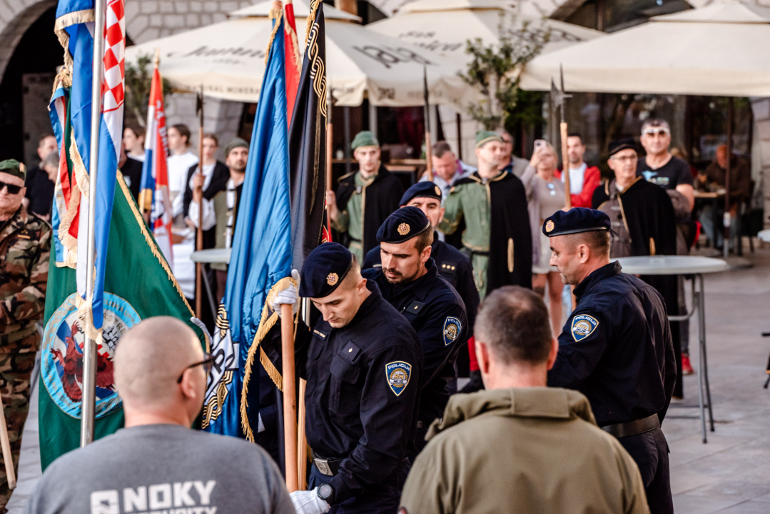 Uz pidoće i klapu u Šibeniku obilježen Dan hrvatskih branitelja: 'U slobodi smo se više dijelili nego spajali'