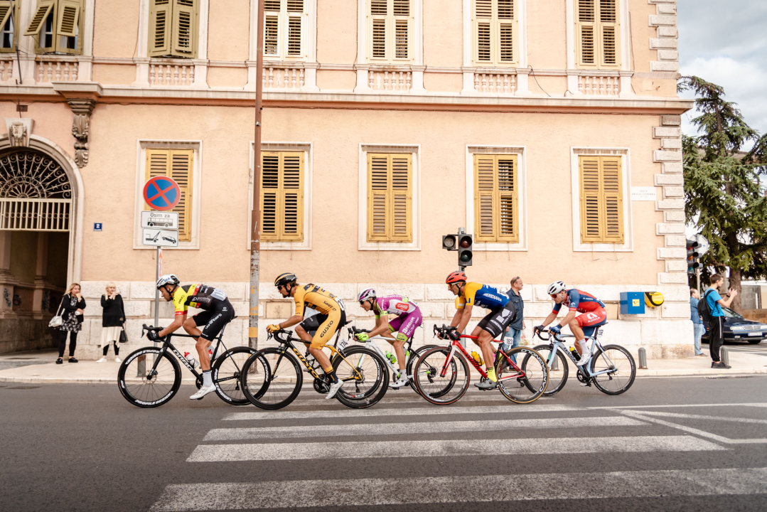 Iz Sinja startala treća etapa utrke CRO Race: Biciklisti prošli kroz Šibenik, među njima i Lorenzo Marenzi  