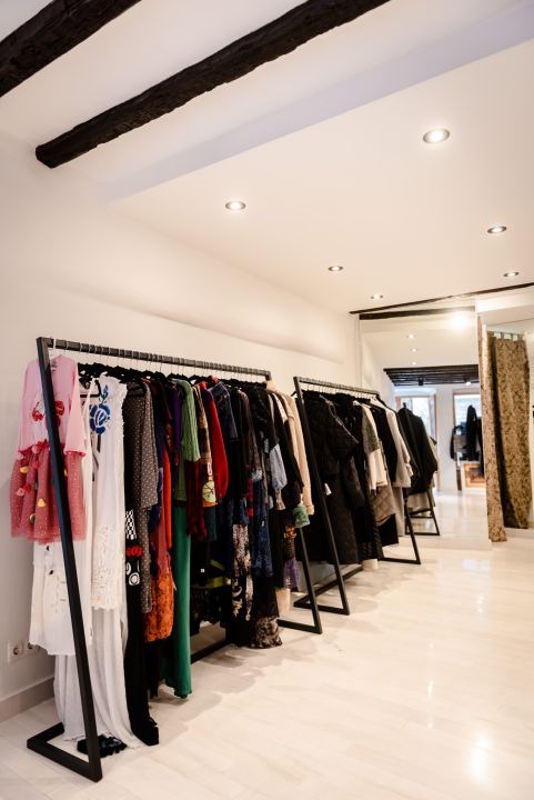 U Galeriju Juraj Dalmatinac stigle zimske kolekcije odjeće i jesenski popusti na slike 