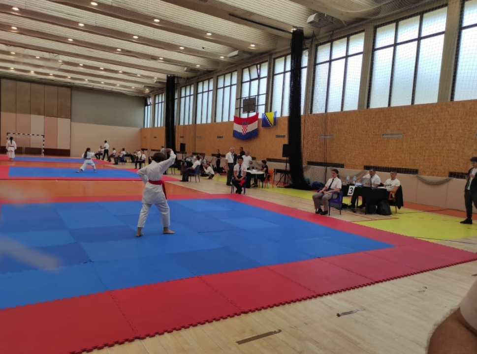 Nika, Julija i Dora unatoč svim preprekama probijaju granice. S prvenstva se vratile sa zlatnim medaljama
