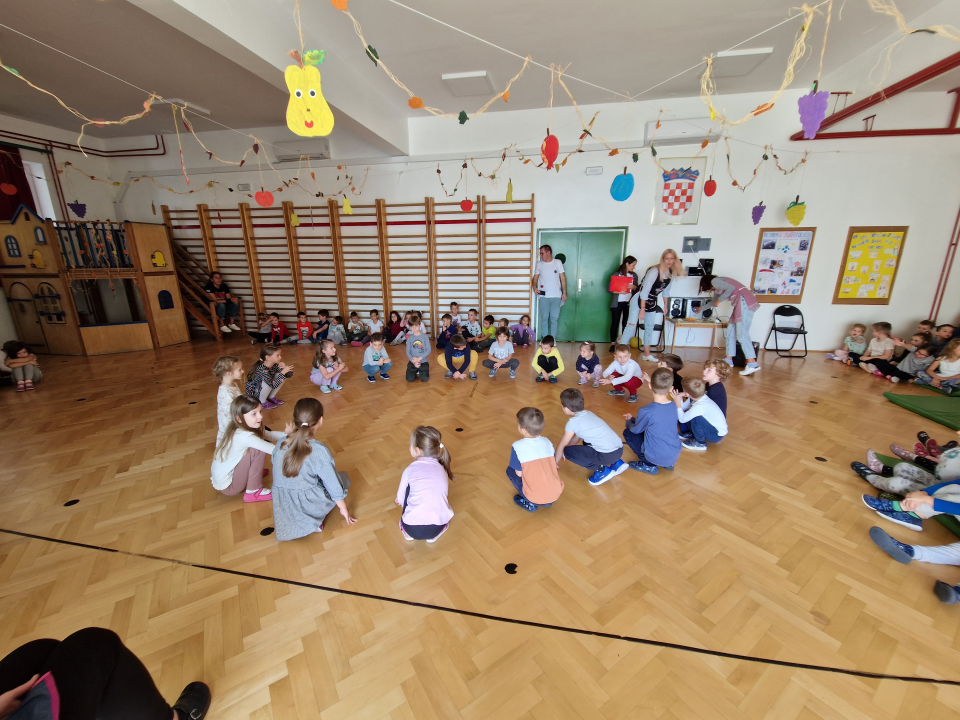 Najveseliji dan u DV 'Vidici': I mali i veliki pjevali su i plesali na zajedničkom okupljanju  