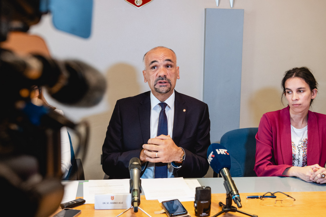 Jelić i Fržop potpisali ugovore za luke u Rogoznici, Jezerima i Bilicama