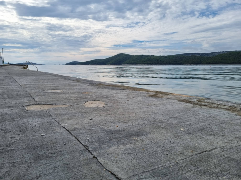 Sanacija plaže u Zablaću neće skoro: Grad raskinuo ugovor s izvođačem radova, traže novog 