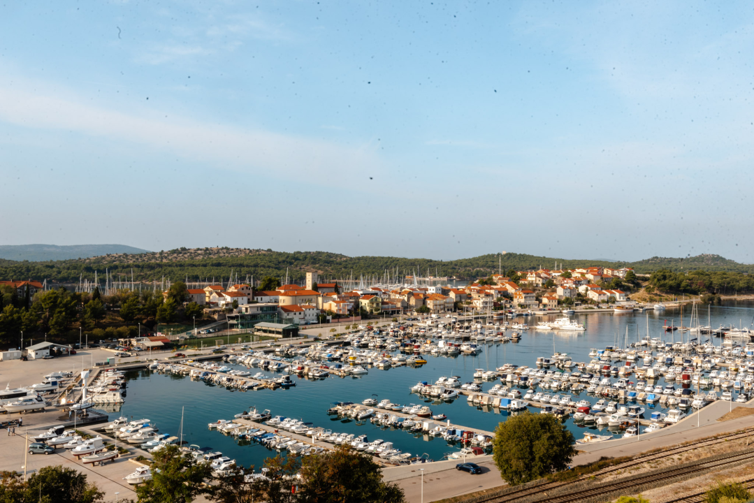 Obišli smo studentski dom Palacin iznutra: Sobe su prostrane, s prekrasnim pogledom na Vrnažu, Mandalinu i Šibenik
