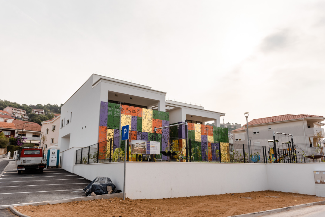 Djeca u Ljubicu neće još 45 dana: Treba zamijeniti 300 kvadrata poda po naputku inspekcije