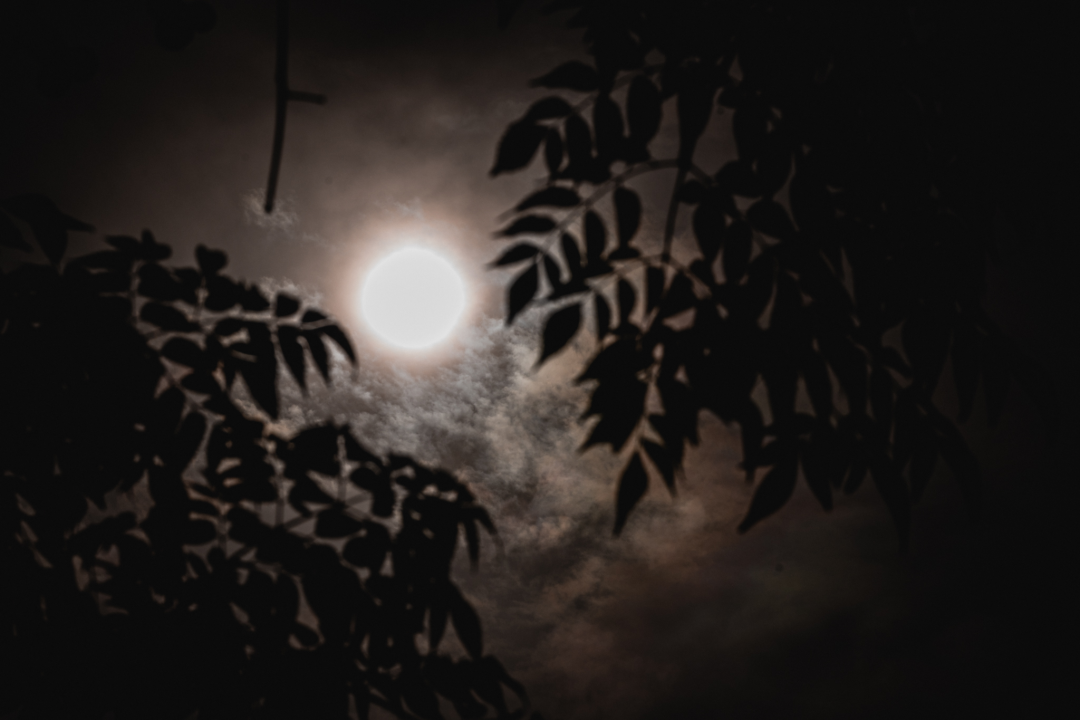 Uspjeli smo snimiti djelomičnu pomrčinu Sunca iznad Šibenika!