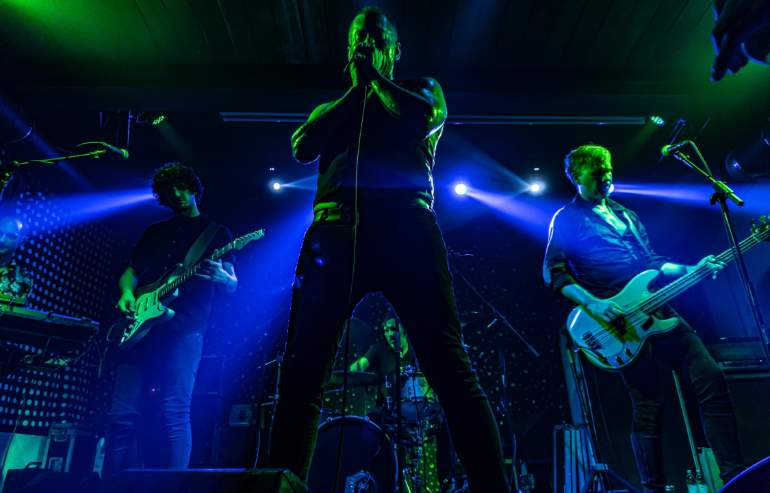 Jonathan rasprodao Azimut, pogledajte kako je bilo na energičnoj svirci riječkih rockera