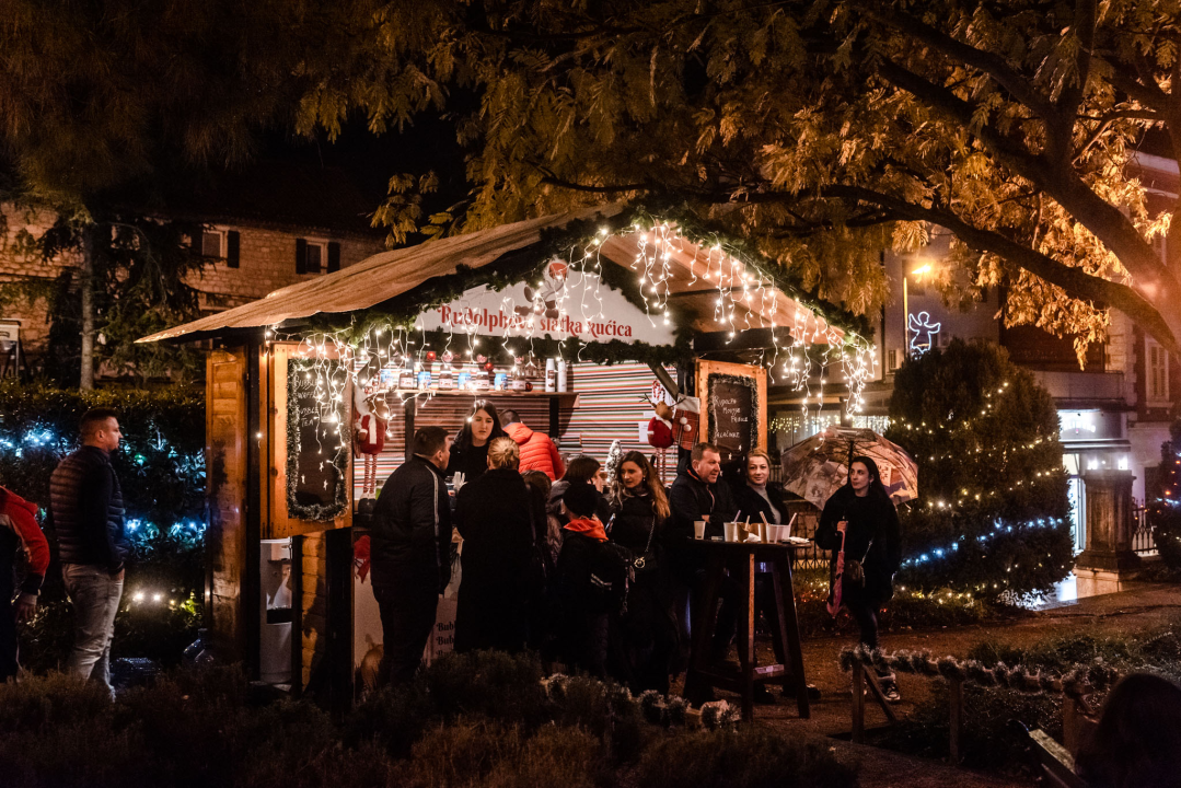 Počela je Adventura u đardinu: Pljuštalo je, ali uz Madre Badessu lakše se izdrži