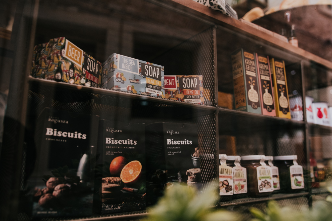 Pronađite najbolje božićne poklone uz super akcije trgovine Lokal! 