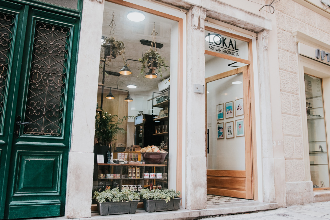 Pronađite najbolje božićne poklone uz super akcije trgovine Lokal! 