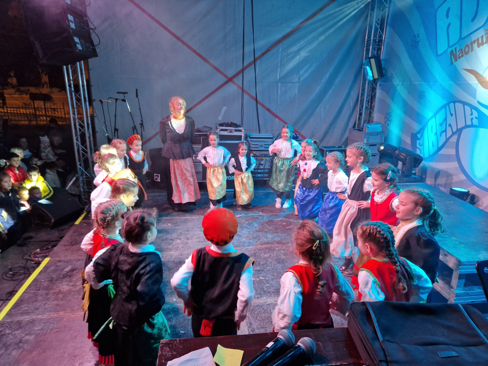 Cvrčak i Balarin pjesmom i plesom zabavili sugrađane na Adventurici 