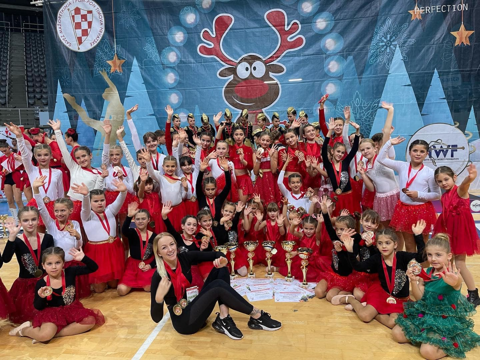 Sjajan debitantski nastup za mažoretkinje Grada Šibenika: Kući se vratile s dva prva i jednim drugim mjestom