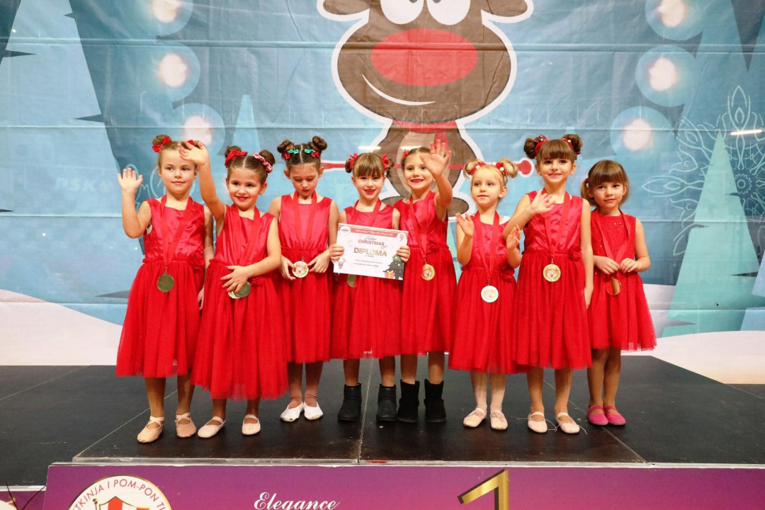 Sjajan debitantski nastup za mažoretkinje Grada Šibenika: Kući se vratile s dva prva i jednim drugim mjestom