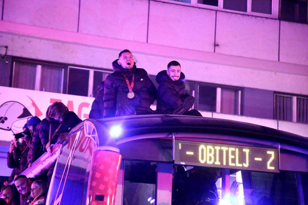 U Hrvatskoj 'nitko nije normalan': Vatreni stigli među 80 tisuća navijača!