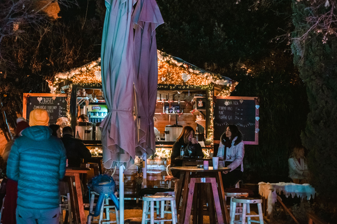 Absolut Beginners Bowijevim hitovima rasplesali Adventuriste