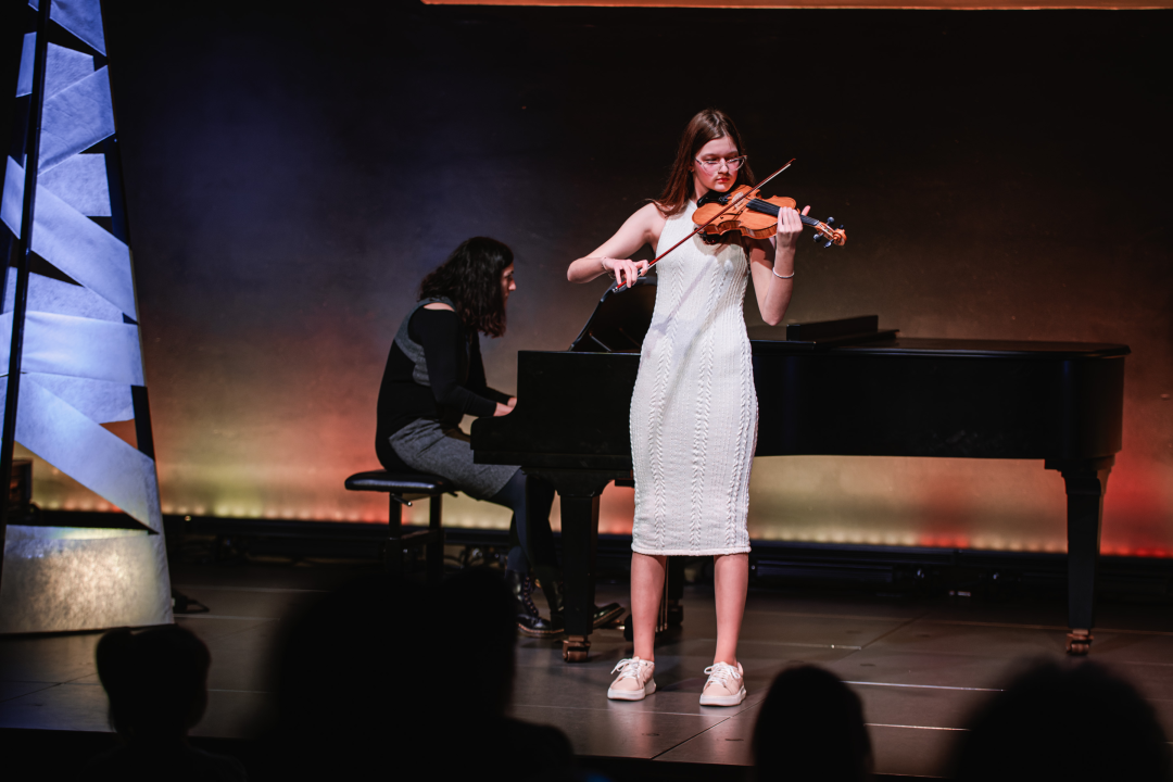 Božićni koncert učenika glazbene škole oduševio prepunu Kuću umjetnosti Arsen