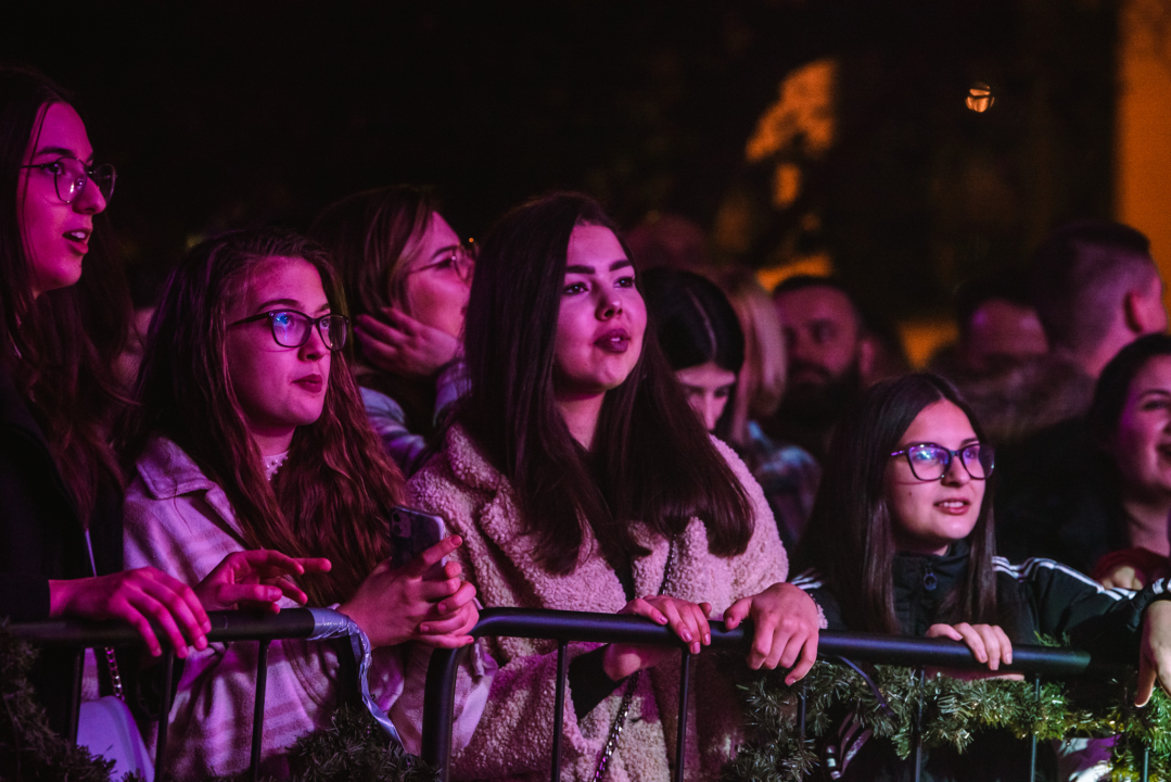 Vesna Pisarović dobrim starim hitovima oduševila Šibenčane