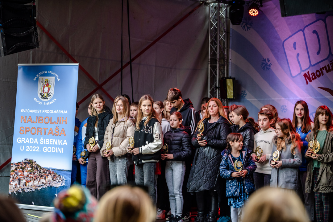 Toni Slavica i Nives Radić, vaterpolisti Solarisa i vaterpolistice Viktorije ovogodišnji su laureati