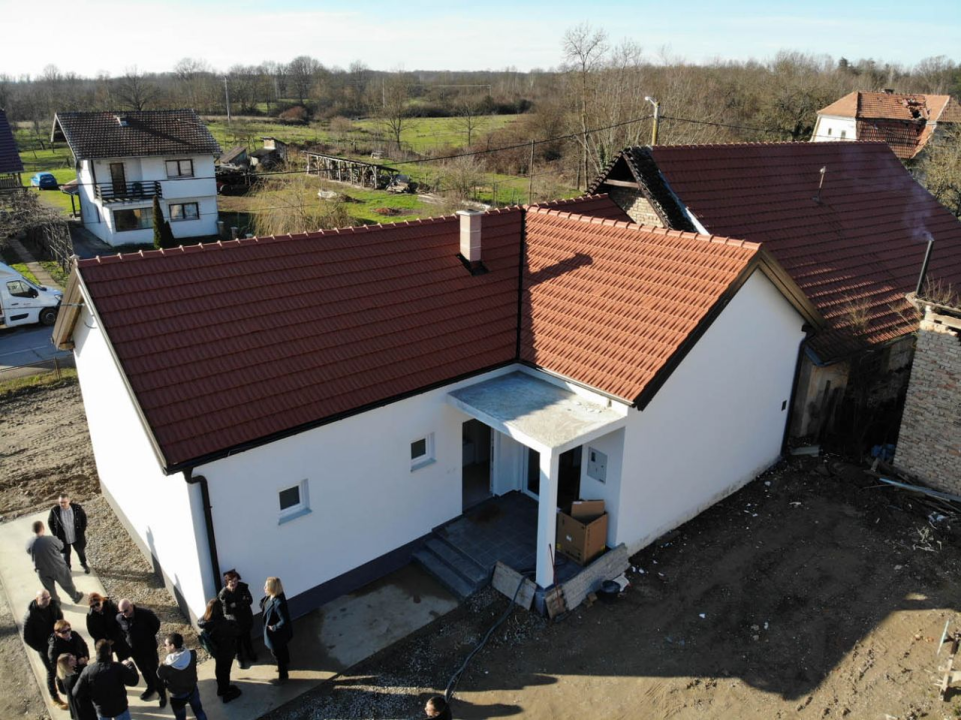 Peteročlana obitelj Novu godinu dočekat će u kući koju je napravila općina Tisno