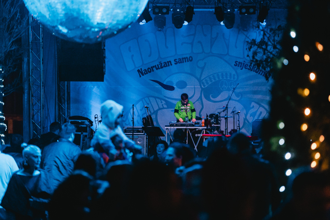 Desetogodišnja senzacija na Adventuri: DJ MichaelX rasplesao park tvrdim zvukom!