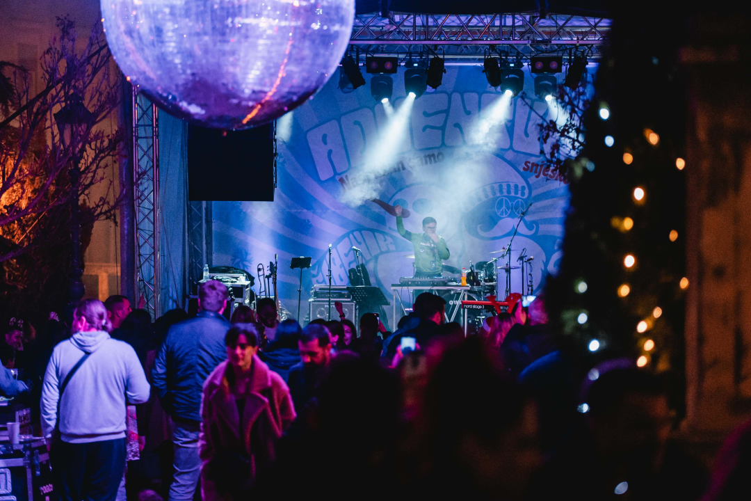 Desetogodišnja senzacija na Adventuri: DJ MichaelX rasplesao park tvrdim zvukom!