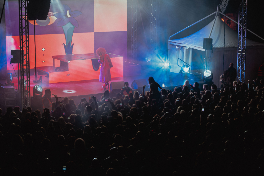 Kraljica rasplesala Šibenik: Róisín Murphy oduševila i one koji su je gledali samo na ekranu ispred Azimuta