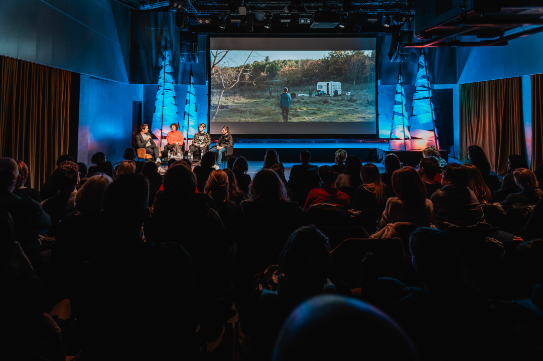 Garbura napunila kino Arsen do zadnjeg mjesta, gostovali i mladi šibenski glumci