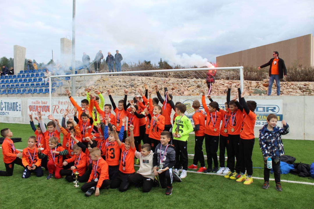Mladi nogometaši Šibenika na 9. Vodice Cupu do dva zlata i dva srebra