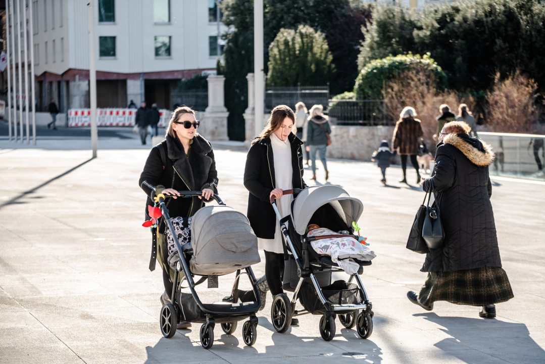 Moderne Šibenčanke i ovaj tjedan su dokazale da vješto prate svjetske trendove