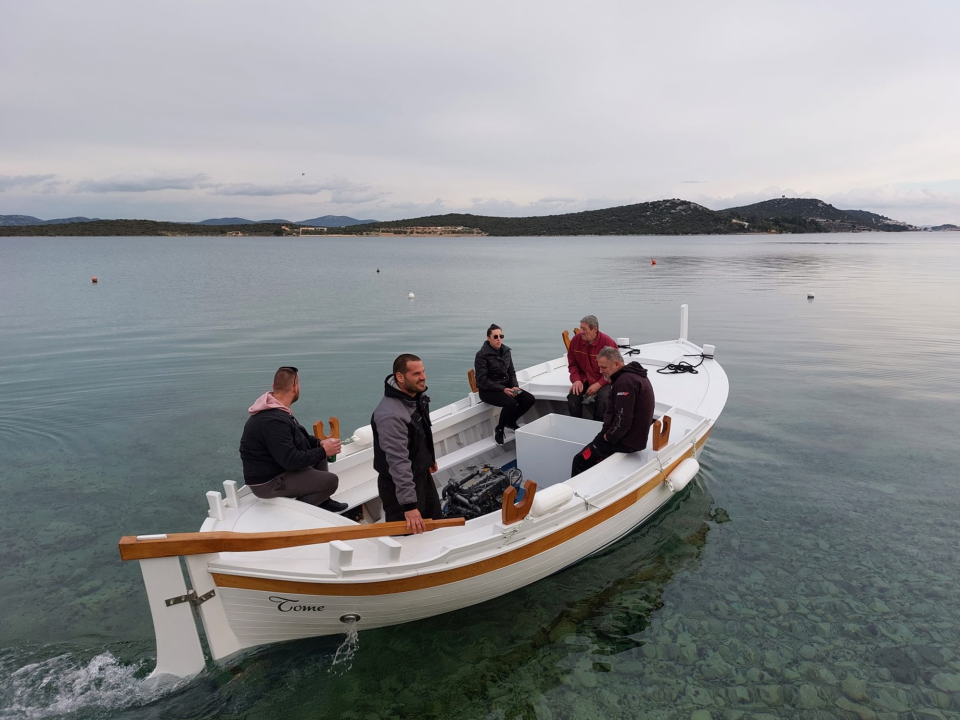 U Betini porinuta gajeta meštra Tome na kojoj je radio zajedno sa sinom