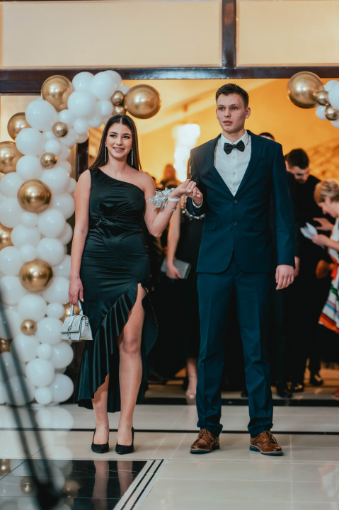 Učenici Prometno-tehničke škole Šibenik poput holivudskih zvijezda na maturalnom plesu (1)