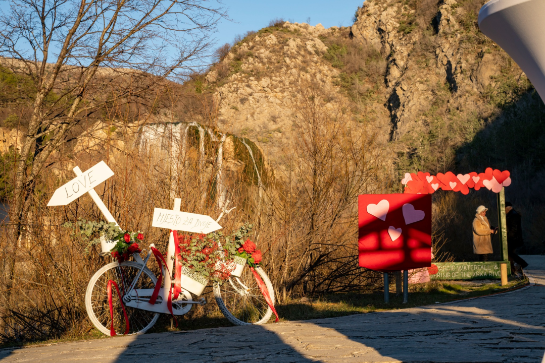 Valentinovo na Krčiću oduševilo sve posjetitelje: Krčić zasjao u bojama ljubavi! 