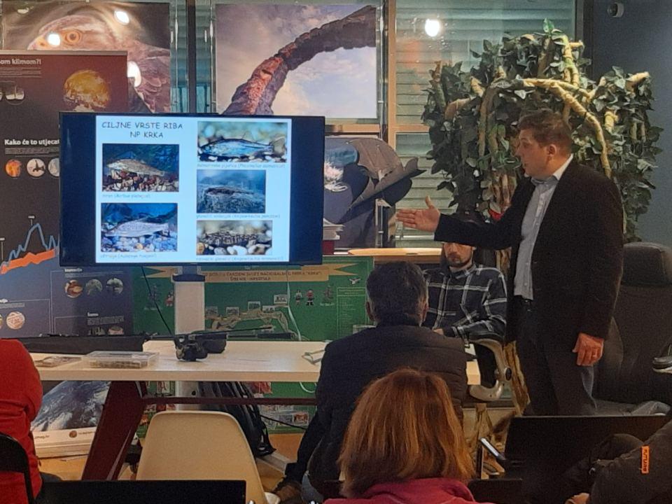 U Skradinu održano predavanje 'Raznolikost, stanje i zaštita slatkovodnih riba rijeke Krke' 