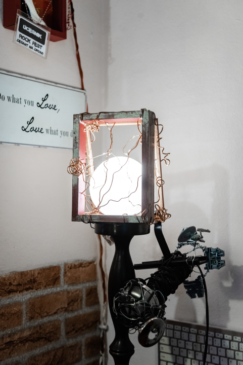 Stari uređaji i žice u rukama Šibenčanke Marijane postaju umjetnička djela