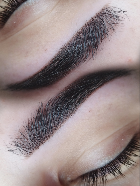 Jelena Radak časti klijentice odličnim popustima na trajnu šminku!