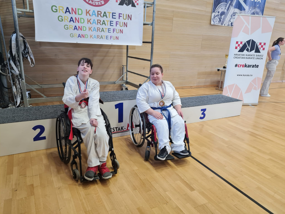 Šibenski parakarataši osvojili četiri medalje na turniru