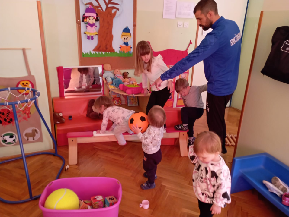 Tate iz dječjeg vrtića 'Šibenska maslina' cijeli tjedan djeci predstavljali svoje poslove 