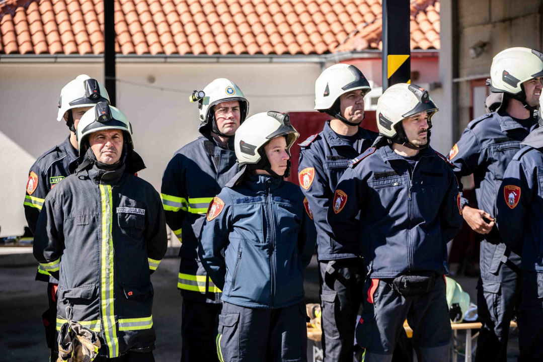 U Vodicama predstavljeni rezultati projekta FIRESPILL: 'Kroz simulator plamenih udara u mjesec dana prošlo 220 vatrogasaca' 