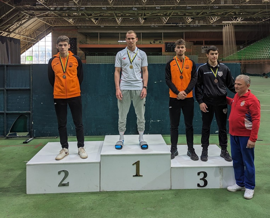 Mladim hrvačima Šibenika 11 medalja na turniru u Sarajevu