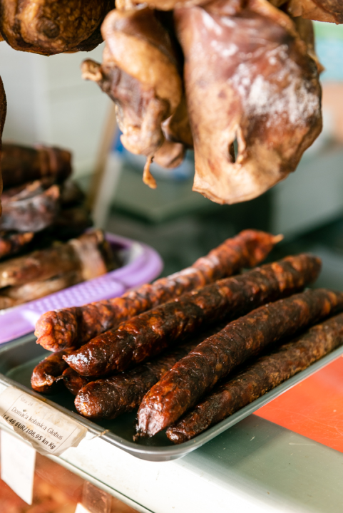 Delikatese Petrović sa šibenske pijace počastit će za Uskrs jednog čitatelja s platom za četiri osobe