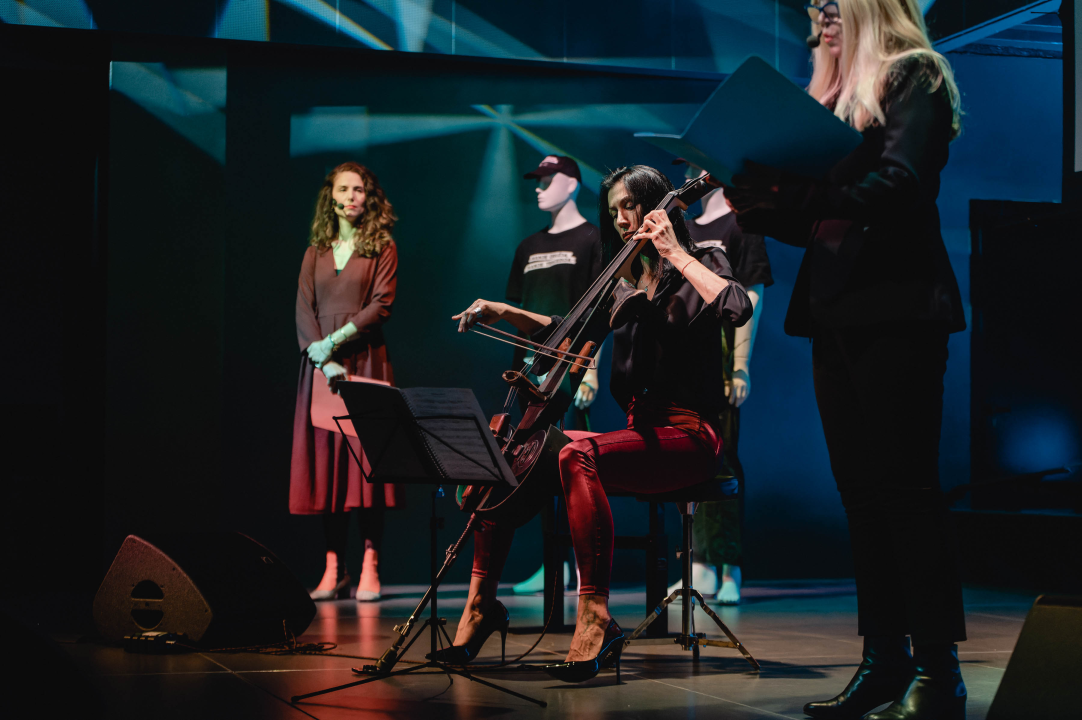 Ana Rucner u Arsenu svirala na violončelu od dragovoljno predanog ilegalnog oružja