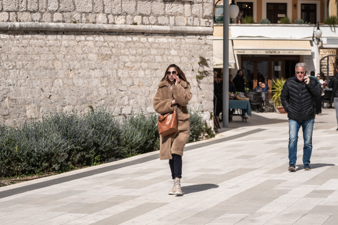 Lijepe Šibenčanke pokazale kako i hladnim danima biti u trendu
