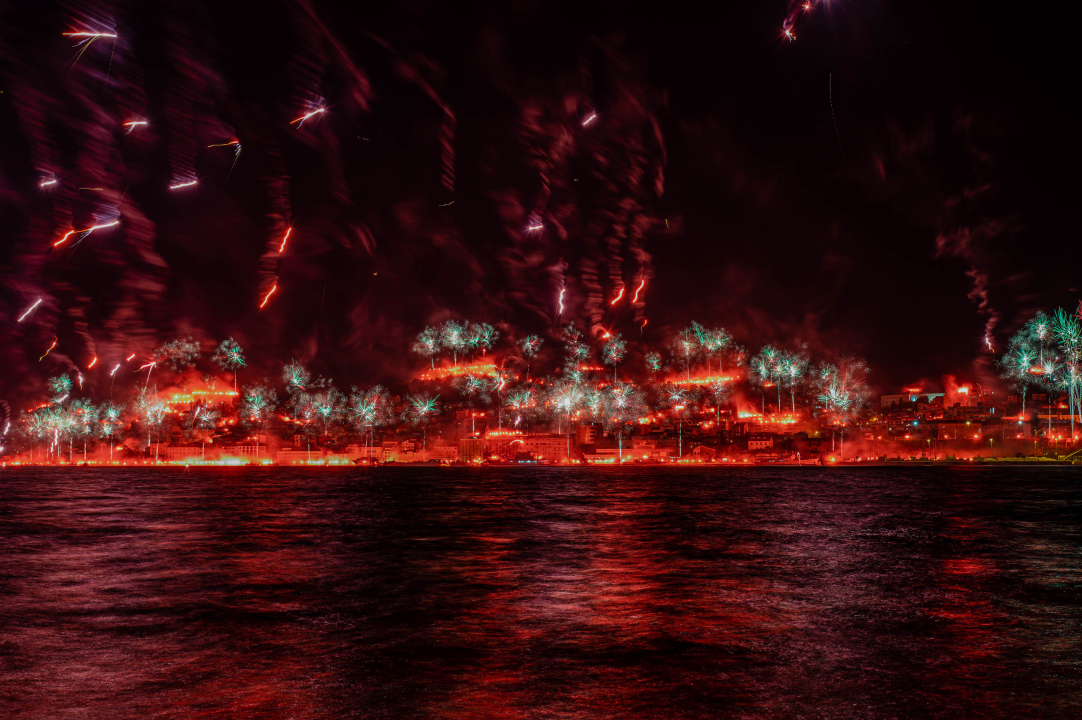 Spektakularni kadrovi: Narančasta noć pamtit će se još dugo!