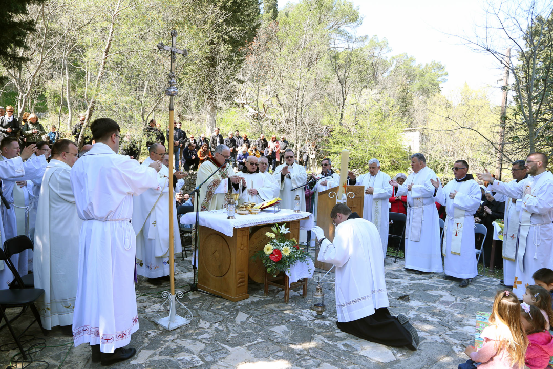 Na Skradinskom buku proslavljen Uskrsni Emaus