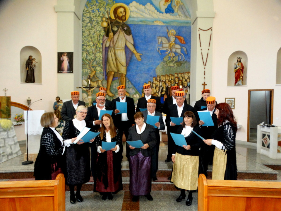 Održana 26. smotra crkvenog pučkog pjevanja Šibenske biskupije 'Puče moj' u Zatonu