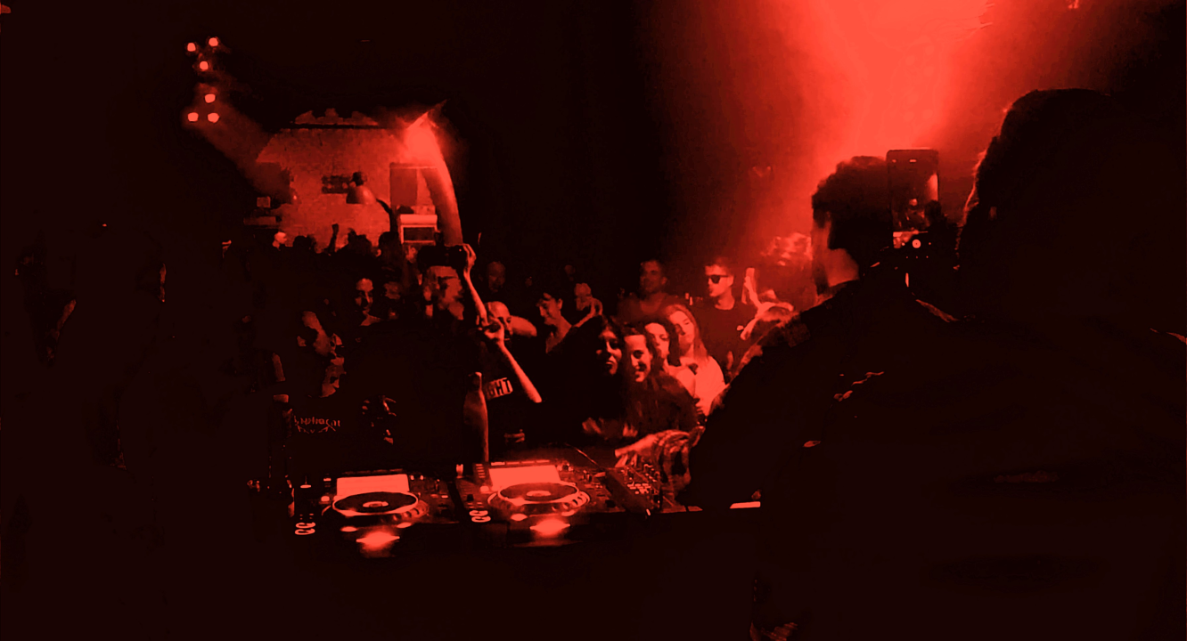 Fantastični Red Axes noćas u Tunelu rasplesali ljude pristigle iz cijele zemlje  