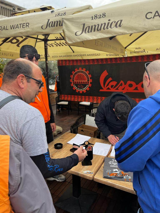 Stotinjak zaljubljenika u Vespe na šibenskoj rivi: Napravit će i đir do Drniša 