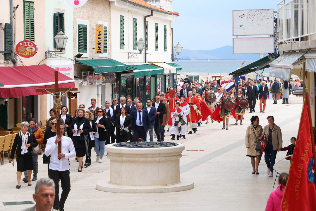U Vodicama proslavljeni Našašće svetog križa i Dana grada