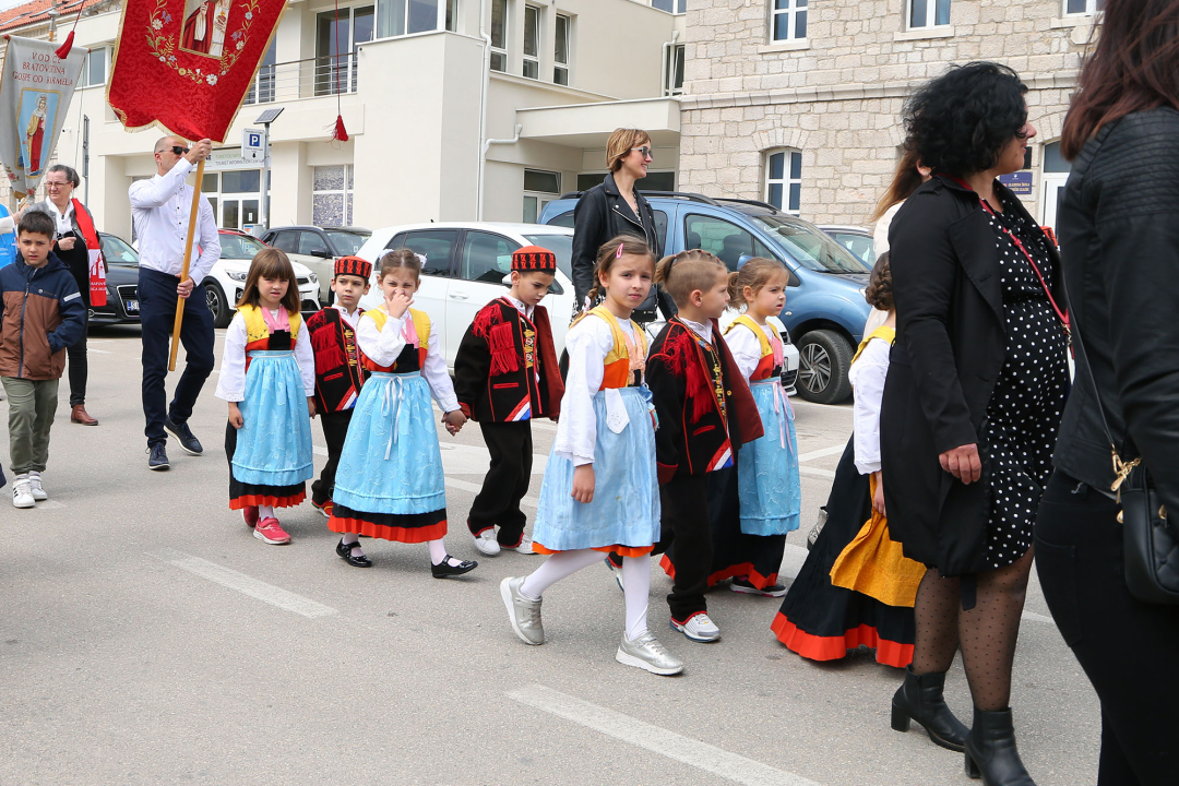 U Vodicama proslavljeni Našašće svetog križa i Dana grada