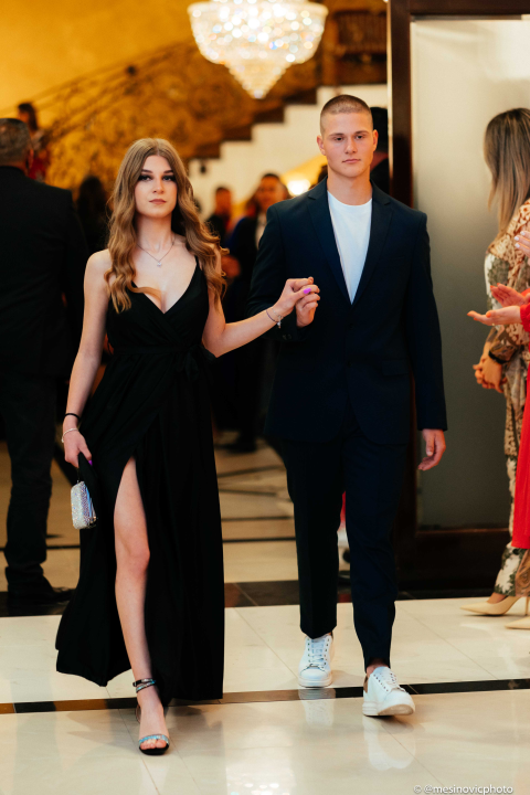 Zavirite na blještavi maturalni ples šibenske Industrijsko-obrtničke škole (1)